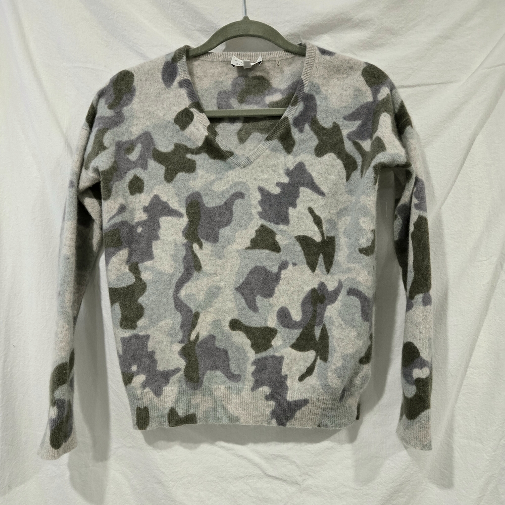 White + Warren 100% Cashmere V Neck Sweater Medium Like New